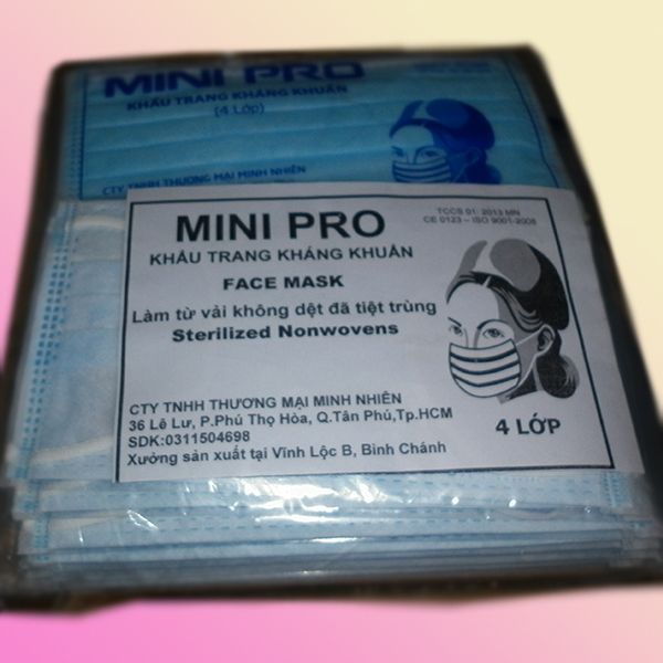 Khẩu trang Mini-Pro 4 lớp kháng khuẩn màu xanh